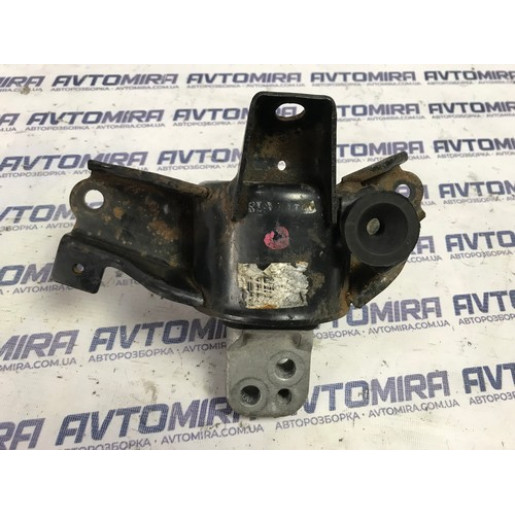 Подушка двигуна Kia Ceed 1.6CDTI 2006-2012 218302H100
